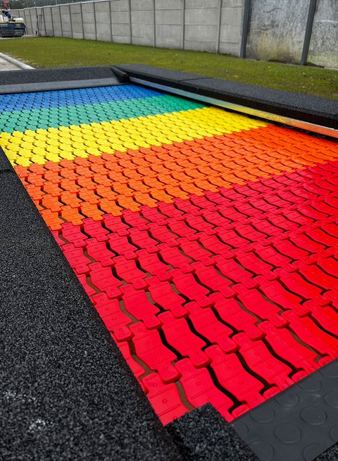 Custom trampoline design example 4